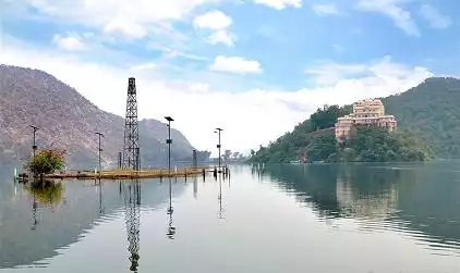 Siliserh Lake
